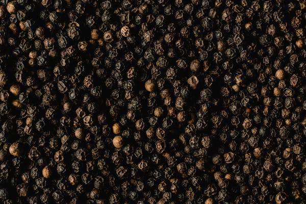 Madagascar black pepper - hand-harvested whole peppercorns